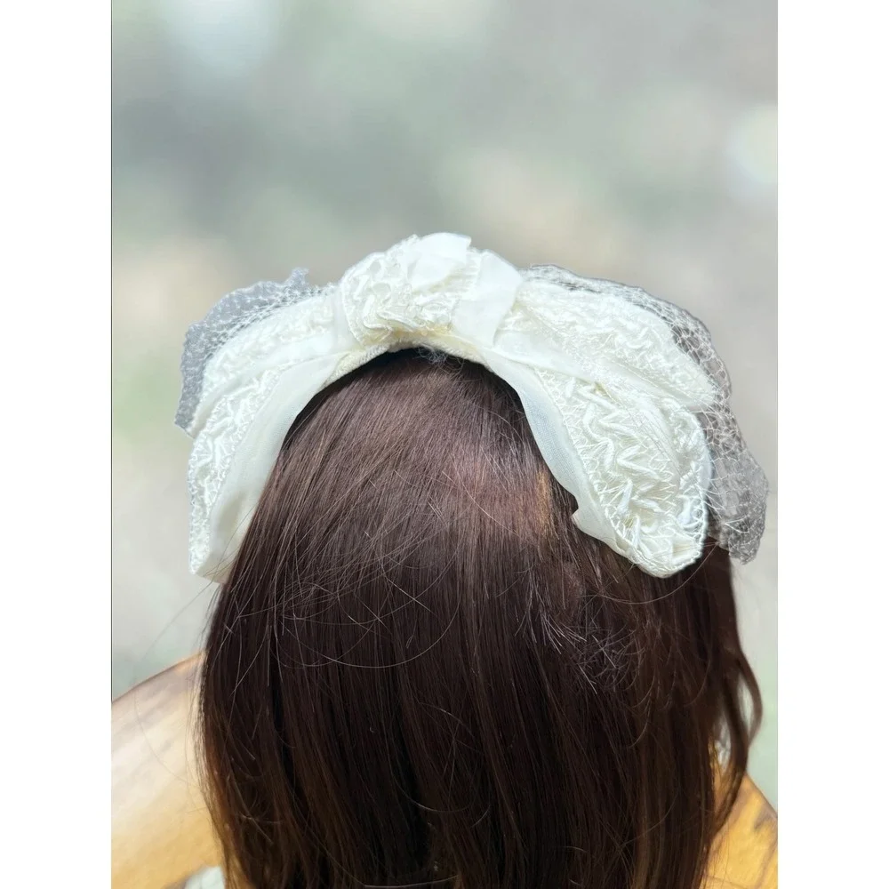 Vintage White Bridal Pillbox Hat with Birdcage Veil Rose Detail - Picture 5 of 11